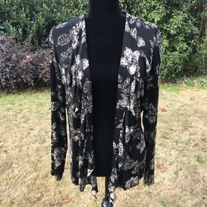 EUC! Chico’s Travelers Cardigan. Size 2.